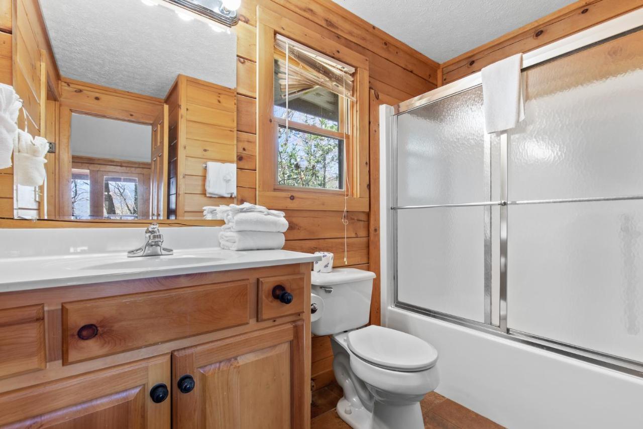 Above The Clouds, 4 Bedrooms, Pool Access, Private, Gaming, Sleeps 16 Gatlinburg Exterior foto